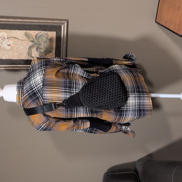 CALIA by Carrie Underwood Black Woven Backpack - Picture 4 of 6